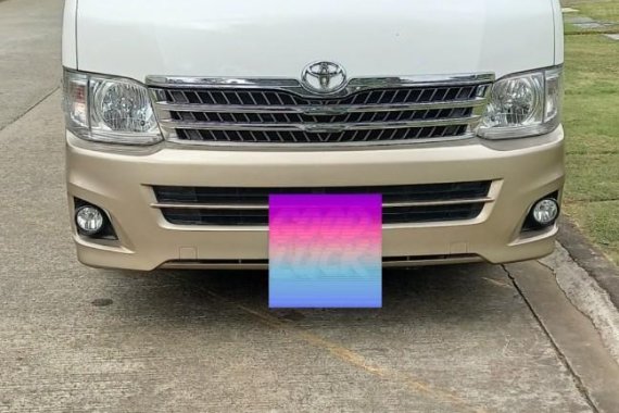 Pearl White Toyota Hiace Super Grandia 2014 for sale in Pateros 