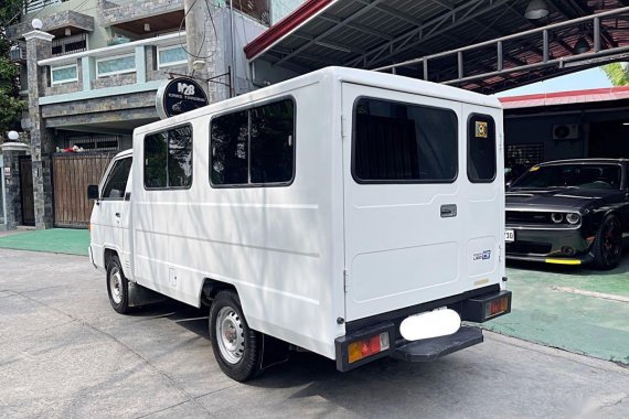 Selling White Mitsubishi L300 2016 in Bacoor