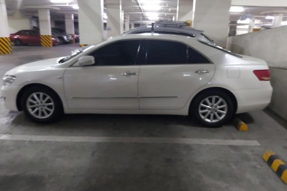 Pearl White Toyota Camry 2008 for sale in Mandaluyong