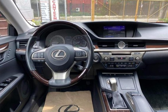 Silver Lexus ES350 2017 for sale in Pasig 