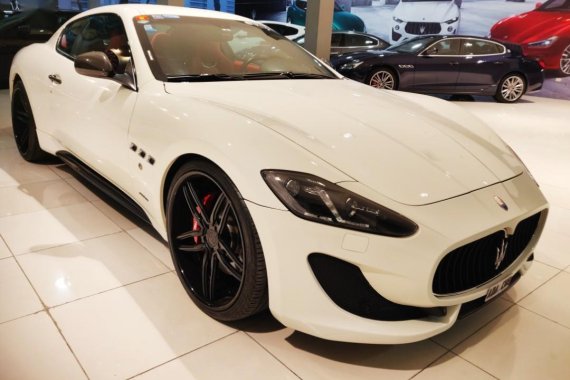 Selling White Maserati GranTurismo 2013 in Makati