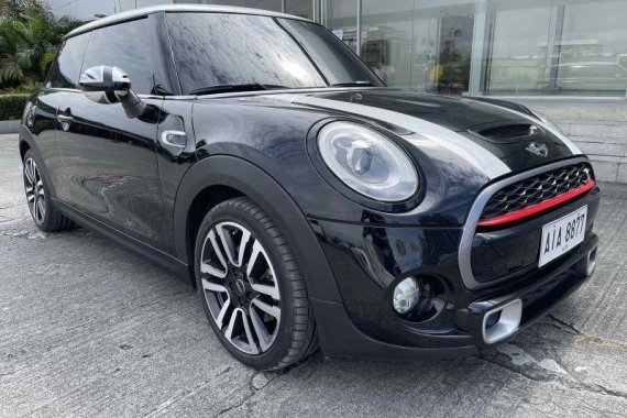 Selling Black Mini Cooper S 2015 in Pasig