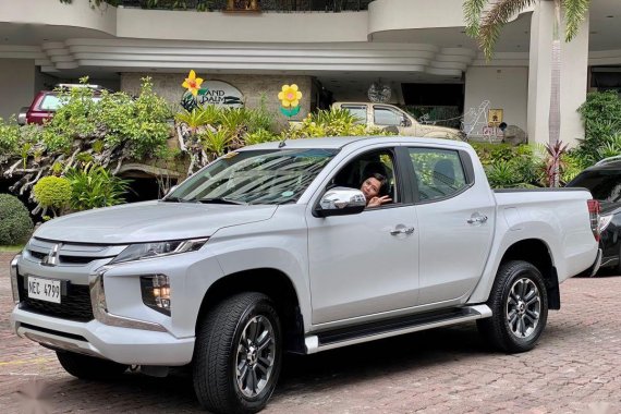 Selling Pearl White Mitsubishi Strada 2019 in Angeles