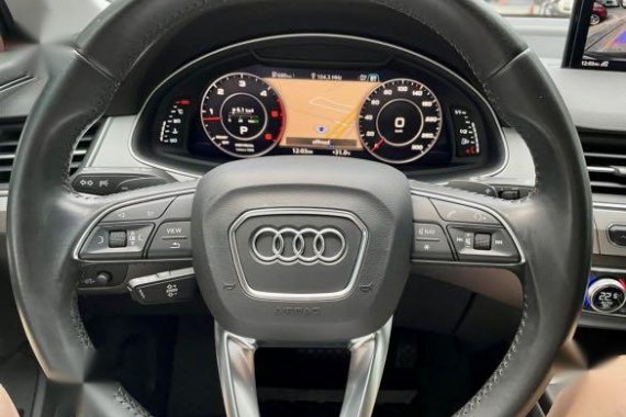 Silver Audi Q7 2016 for sale in Pasig
