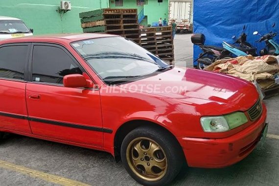 Selling used 1998 Toyota Corolla  in Red