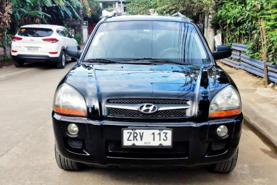 Selling Black Hyundai Tucson 2008 