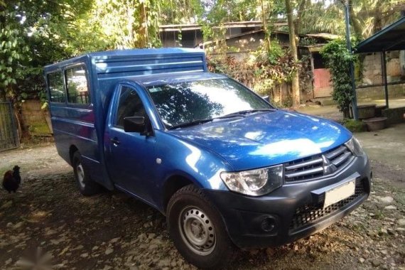 Selling Blue Mitsubishi L200 2014 in Pateros 