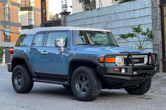 Blue Toyota FJ Cruiser 2016 for sale in Taytay