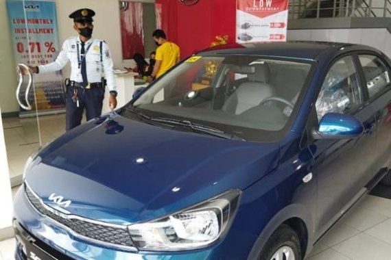 Selling Blue Kia Soluto 2022 in Pasay