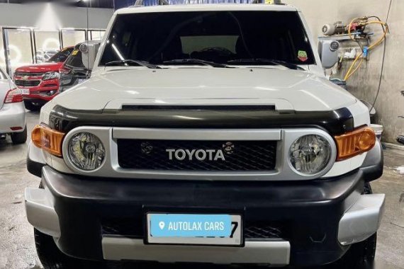 Sell White 2019 Toyota Fj Cruiser in Angeles