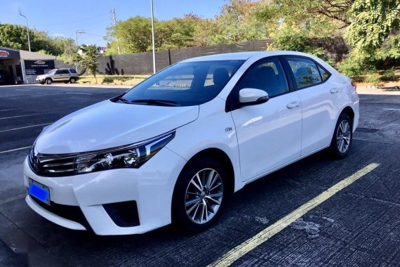 Sell Pearl White 2016 Toyota Corolla Altis in Parañaque