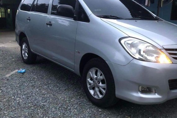 Sell Silver 2011 Toyota Innova in Silang