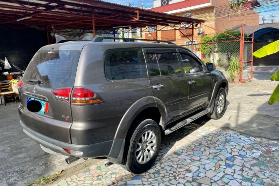 Grey Mitsubishi Montero 2013 for sale in Automatic