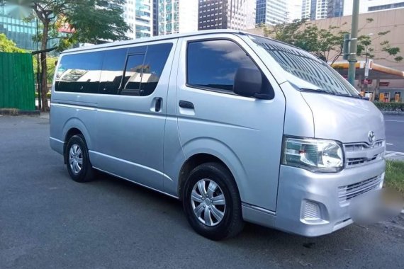 Selling Silver Toyota Hiace 2012 in Mandaluyong