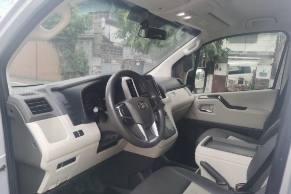 Selling Silver Toyota Hiace 2019 in Pateros