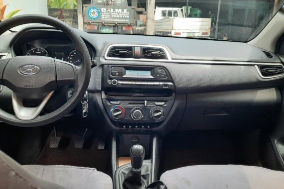 White Hyundai Reina 2019 for sale in Calapan