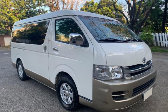 Selling White Toyota Hiace 2010 in Quezon 