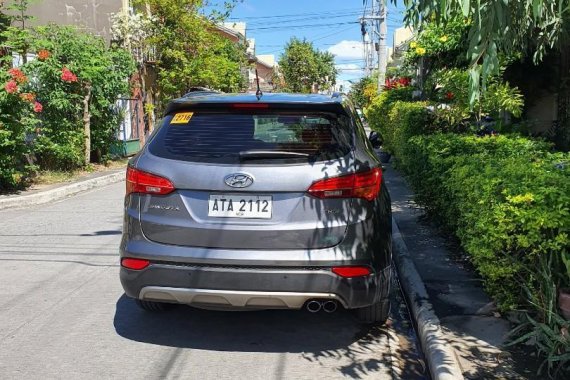 Grey Hyundai Santa Fe 2015 for sale in Manila