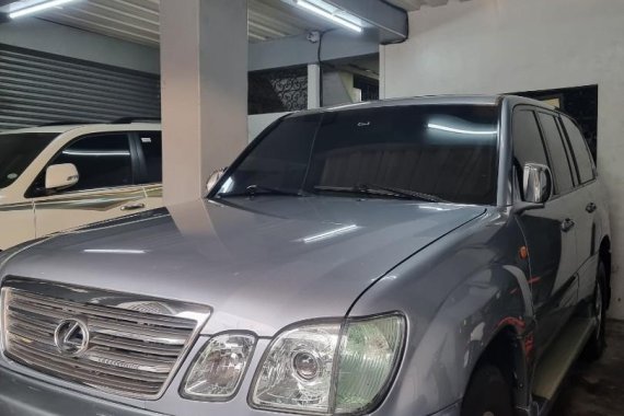 Selling Silver Lexus LX 2004 in Manila