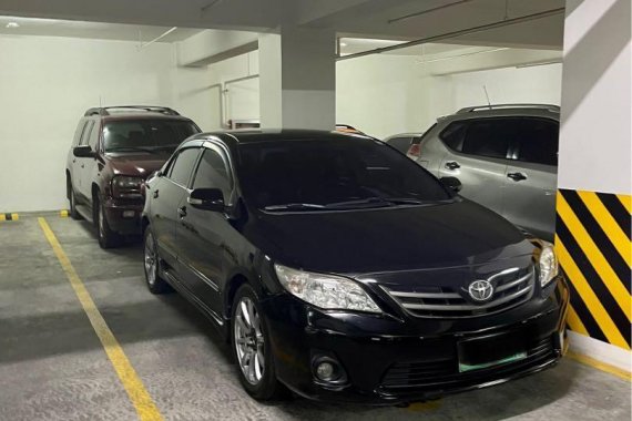 Black Toyota Corolla Altis 2012 for sale in Automatic