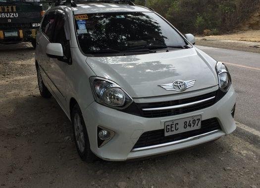 Sell White 2016 Toyota Wigo in Minglanilla