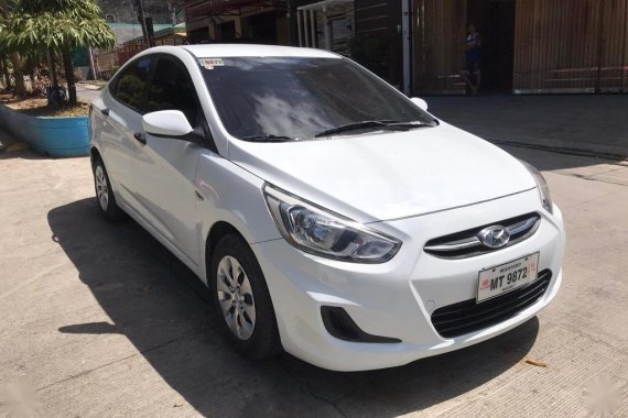 White Hyundai Accent 2018 for sale in Manual