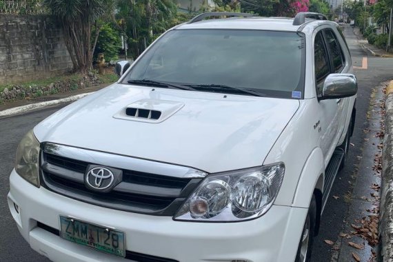 Sell White 2008 Toyota Fortuner in Manila