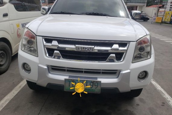 Pearl White Isuzu D-Max 2012 for sale in Manila