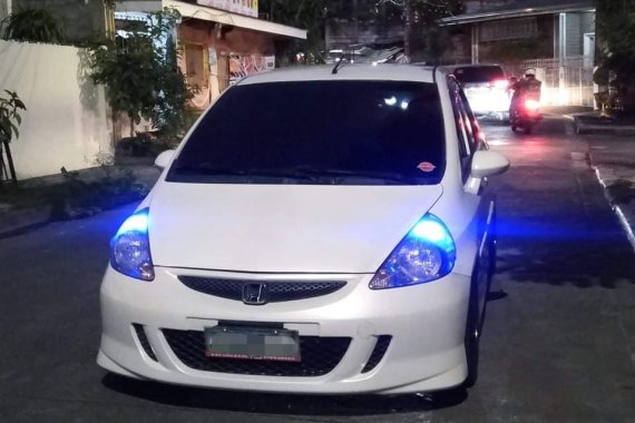 Sell Pearl White 2005 Honda Jazz in Valenzuela
