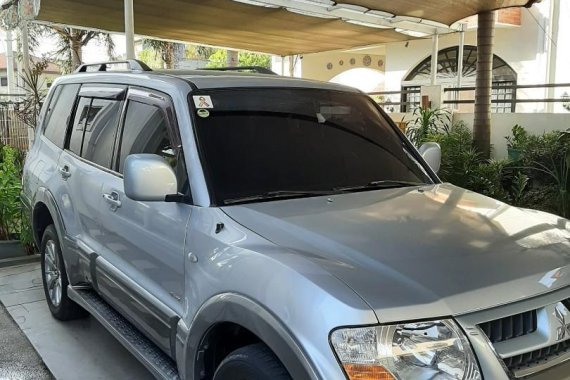 Silver Mitsubishi Pajero 2004 for sale in Automatic