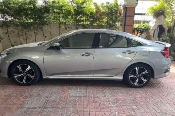 Silver Honda Civic 2017 for sale in Automatic