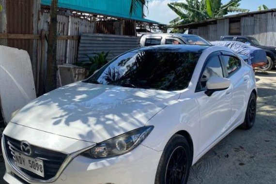 Pearl White Mazda 3 2016 for sale in Automatic