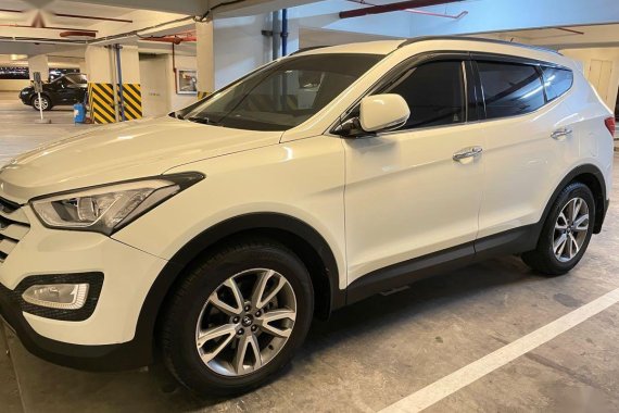 Selling White 2017 Hyundai Santa Fe in Malay