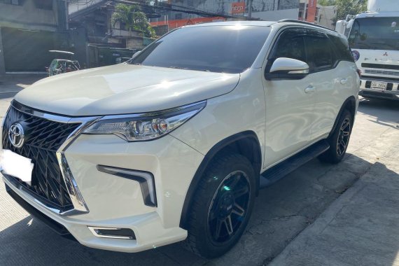 Pearl White Toyota Fortuner 2017 for sale in Manila