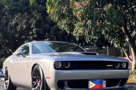 Selling Silver Dodge Challenger 2018 in Quezon City