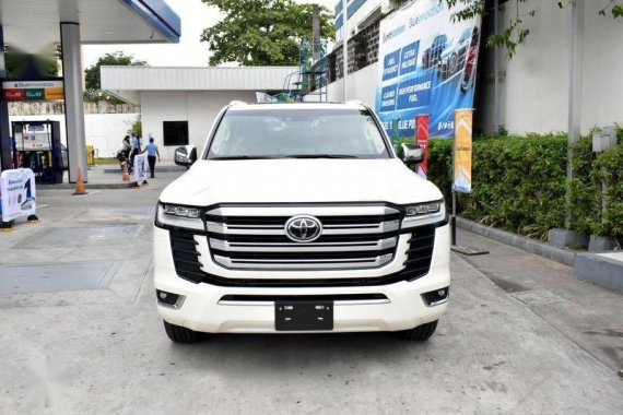 Selling Pearl White Toyota Land Cruiser 2022 in Quezon