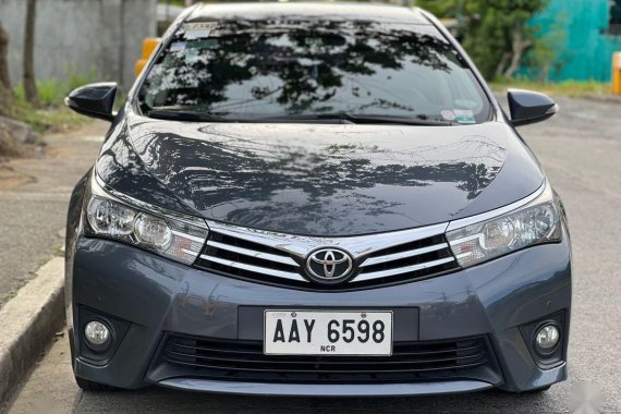 Selling Grey Toyota Corolla altis 2014 in Makati