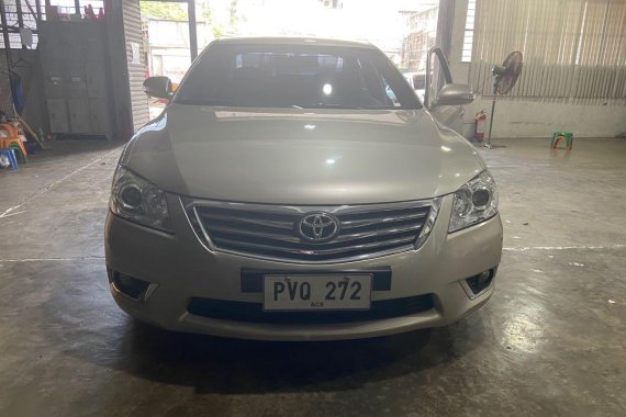 Selling Pearl White Toyota Camry 2011 in Manila