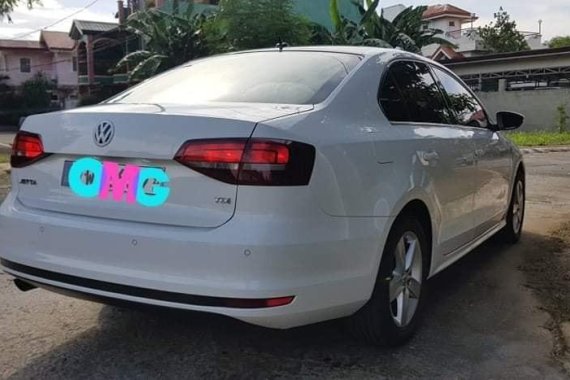 White Volkswagen Jetta 2016 for sale in Manila