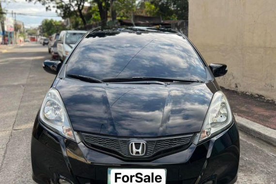 Selling Black Honda Jazz 2012 in Marikina