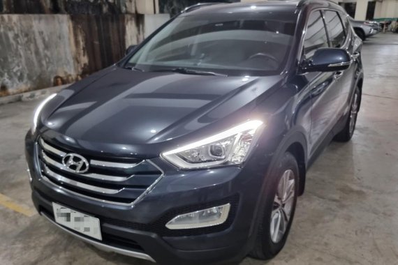 Selling Black Hyundai Santa Fe 2015 in Manila