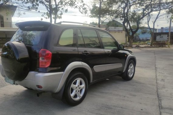 Selling Black Toyota RAV4 2002 in Cavite