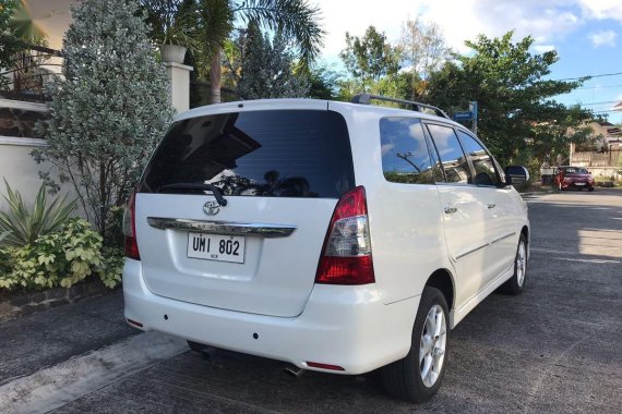 Selling Pearl White Toyota Innova 2012 in Quezon