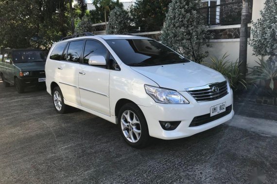 Selling Pearl White Toyota Innova 2012 in San Mateo