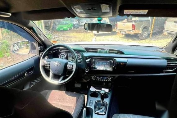 White Toyota Hilux 2019 for sale in Valenzuela