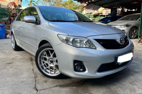 Selling Silver Toyota Corolla Altis 2013 in Quezon
