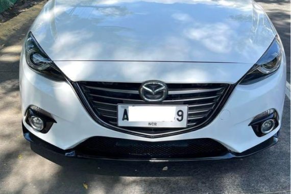 White Mazda 3 2015 for sale in Las Piñas