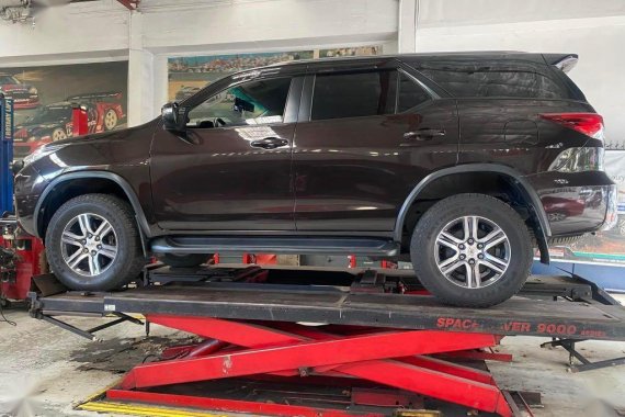Brown Toyota Fortuner 2017 for sale in Quezon
