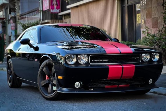 Selling Black Dodge Challenger 2013 in Taytay