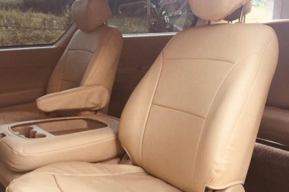 Selling White Hyundai Starex 2010 in Muntinlupa